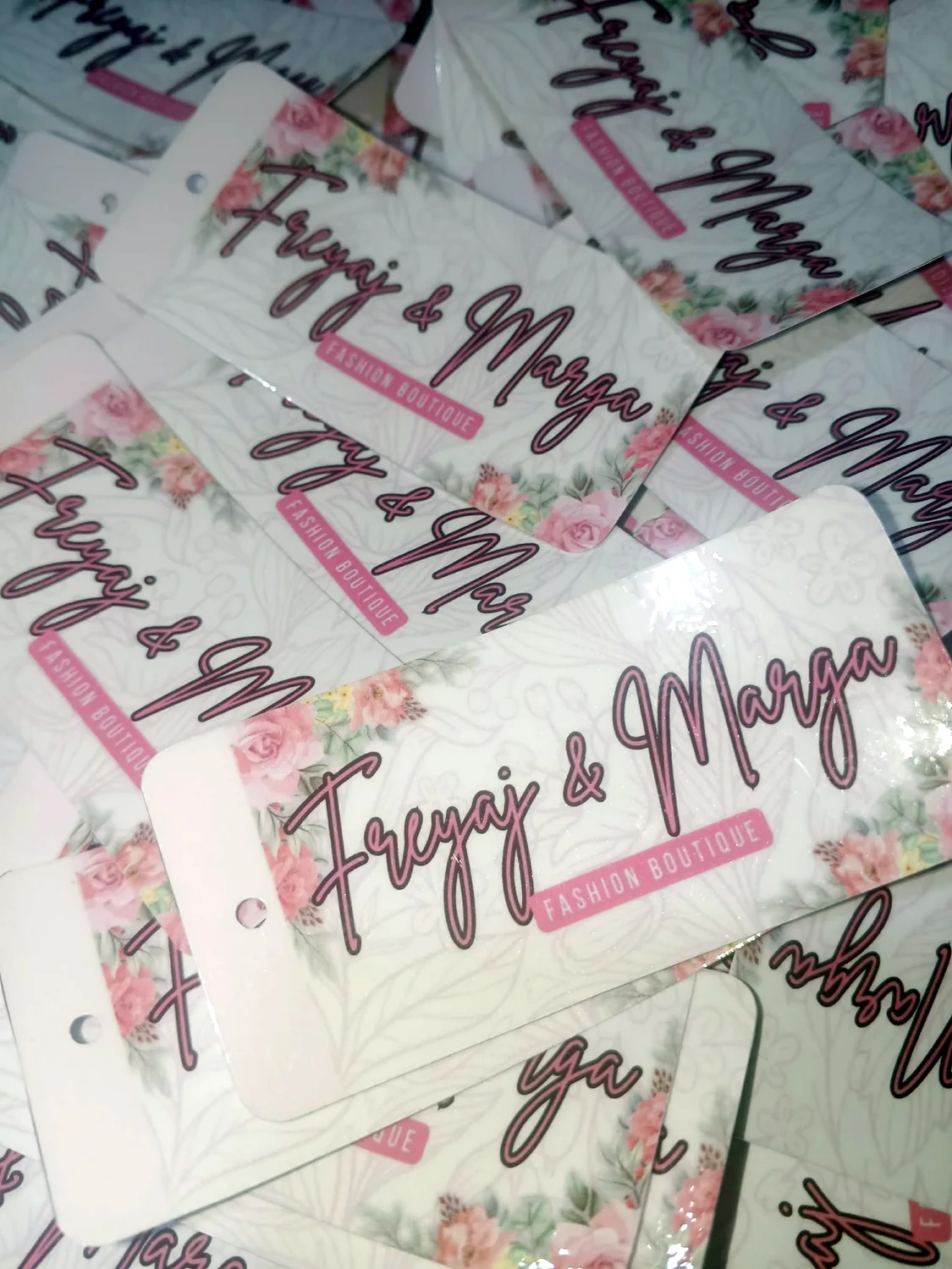 Finished glossy customized hangtag