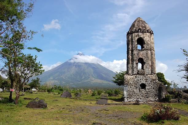 Cagsawa Ruins photo 2